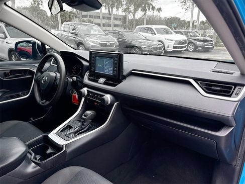 Used 2019 Toyota RAV4 LE image 27
