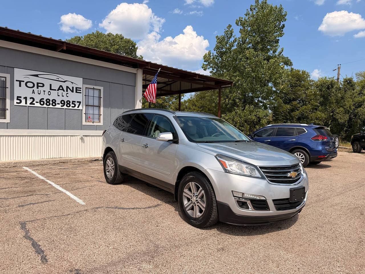 Used 2017 Chevrolet Traverse LT FWD image 4