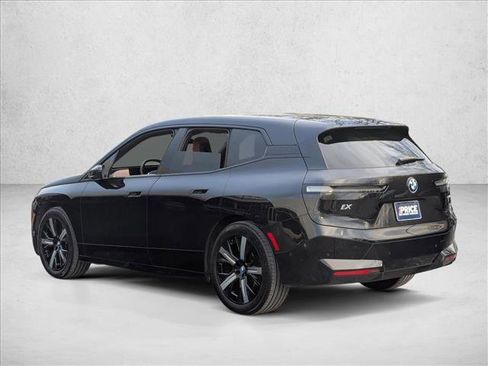 Used 2022 BMW iX xDrive50 w/ Premium Package image 8