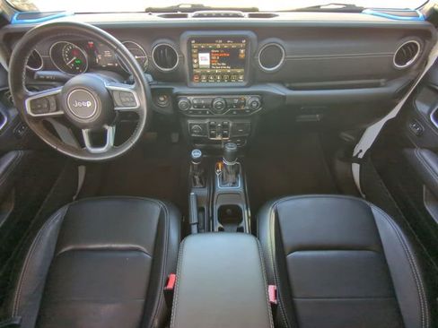 Used 2023 Jeep Wrangler Unlimited Sahara w/ Cold Weather Group image 17