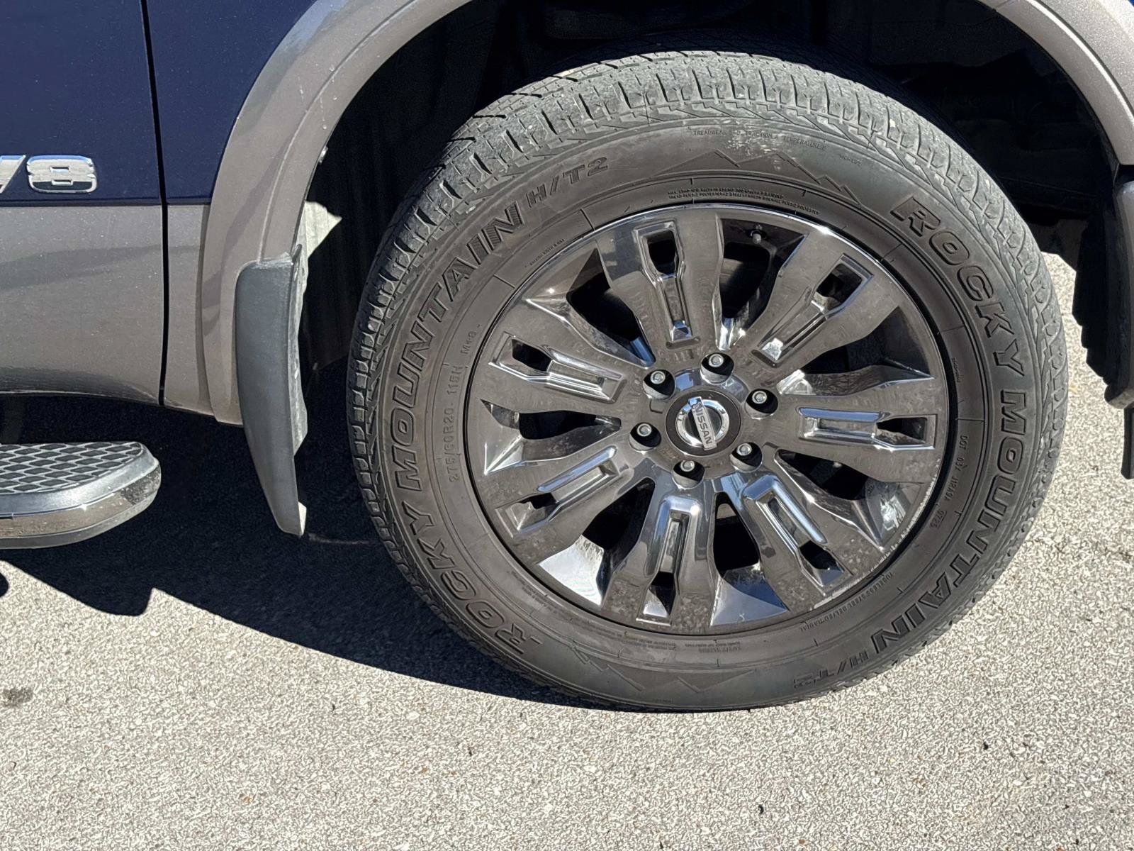 Used 2019 Nissan Titan Platinum Reserve w/ Platinum Utility Package AWD/4WD image 10
