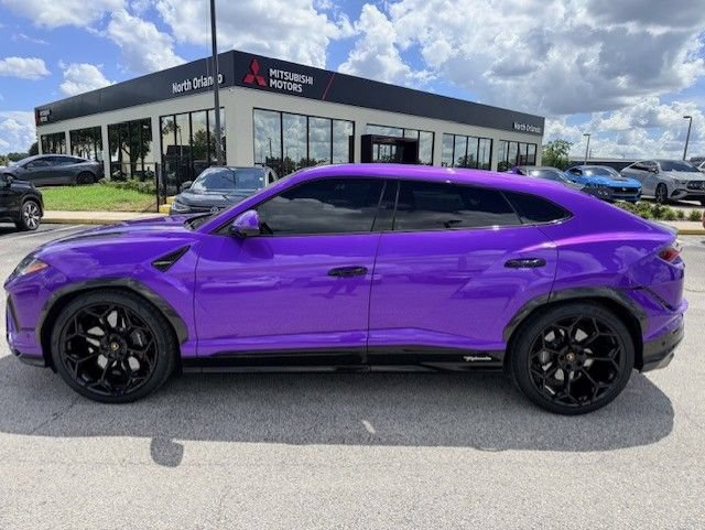Used 2023 Lamborghini Urus Performante AWD/4WD image 4