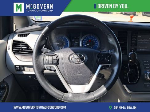 Used 2020 Toyota Sienna XLE w/ Carpet Mat Package AWD/4WD image 17