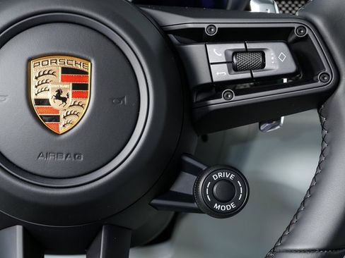 New 2026 Porsche Macan GTS image 12