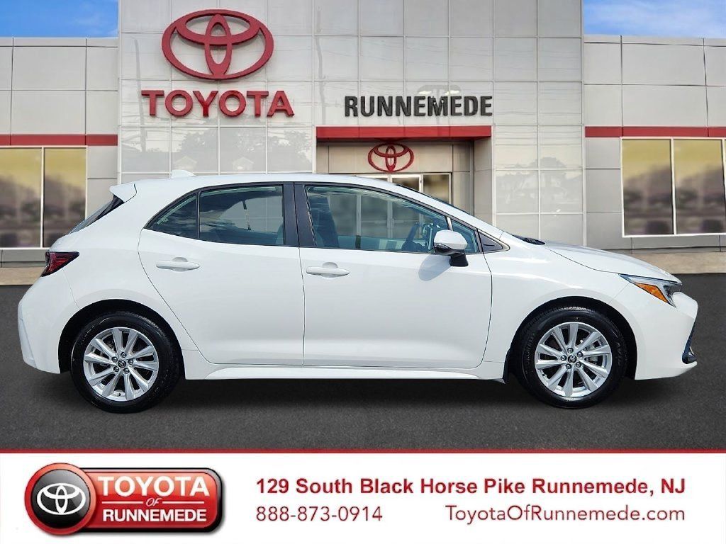 Used 2024 Toyota Corolla SE FWD image 7