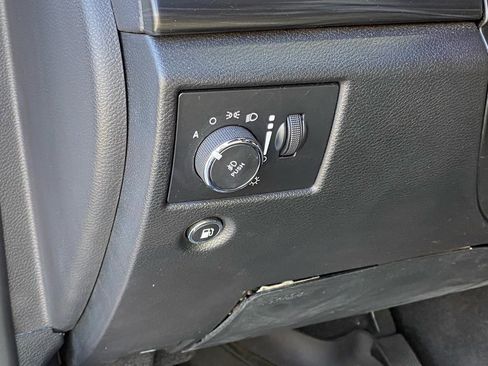 Used 2020 Jeep Grand Cherokee Laredo image 11