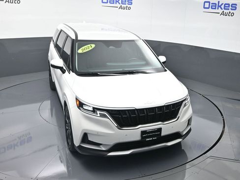Used 2024 Kia Carnival EX image 49