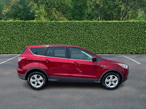 Used 2015 Ford Escape SE FWD image 2