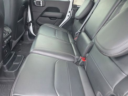 Used 2023 Jeep Wrangler Unlimited Sahara w/ Cold Weather Group AWD/4WD image 16