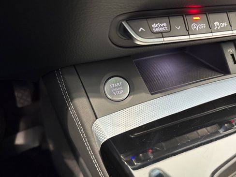 Used 2025 Audi Q5 Prestige image 31