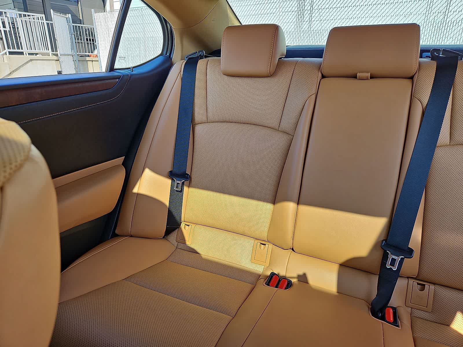 Used 2022 Lexus ES 350 w/ Premium Package FWD image 13