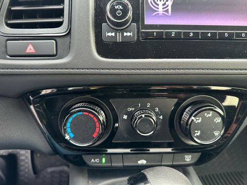 Used 2019 Honda HR-V LX image 15