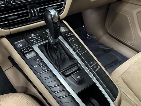 Used 2019 Porsche Macan image 30