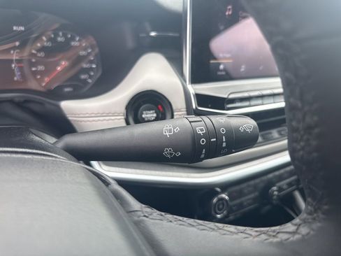 Used 2025 Jeep Compass Limited AWD/4WD image 13