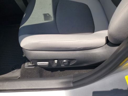 Used 2023 Toyota RAV4 XLE w/ Convenience Package AWD/4WD image 17