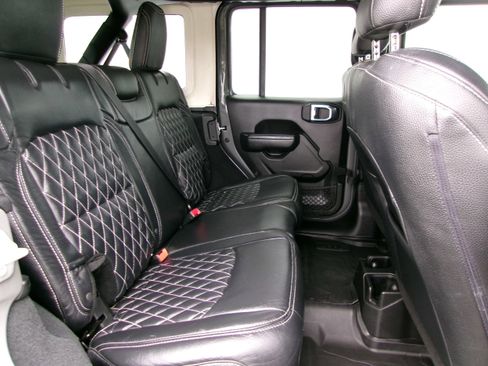 Used 2022 Jeep Wrangler Unlimited Sport AWD/4WD image 19