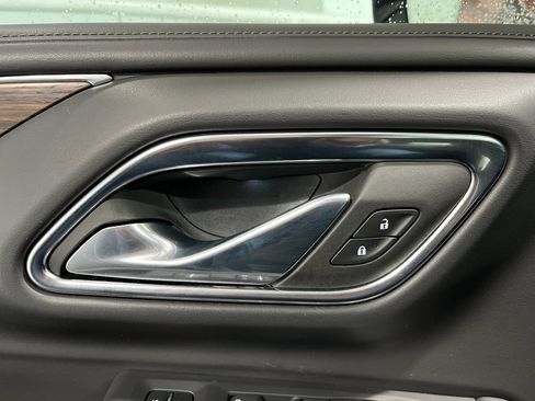 Used 2024 Chevrolet Tahoe High Country image 33