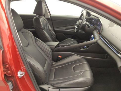 Used 2025 Hyundai Elantra Limited FWD image 21
