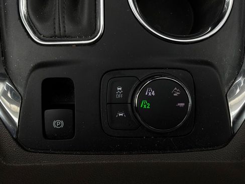 Used 2018 Chevrolet Traverse Premier w/ LPO, 'HIT The Road' Package AWD/4WD image 28