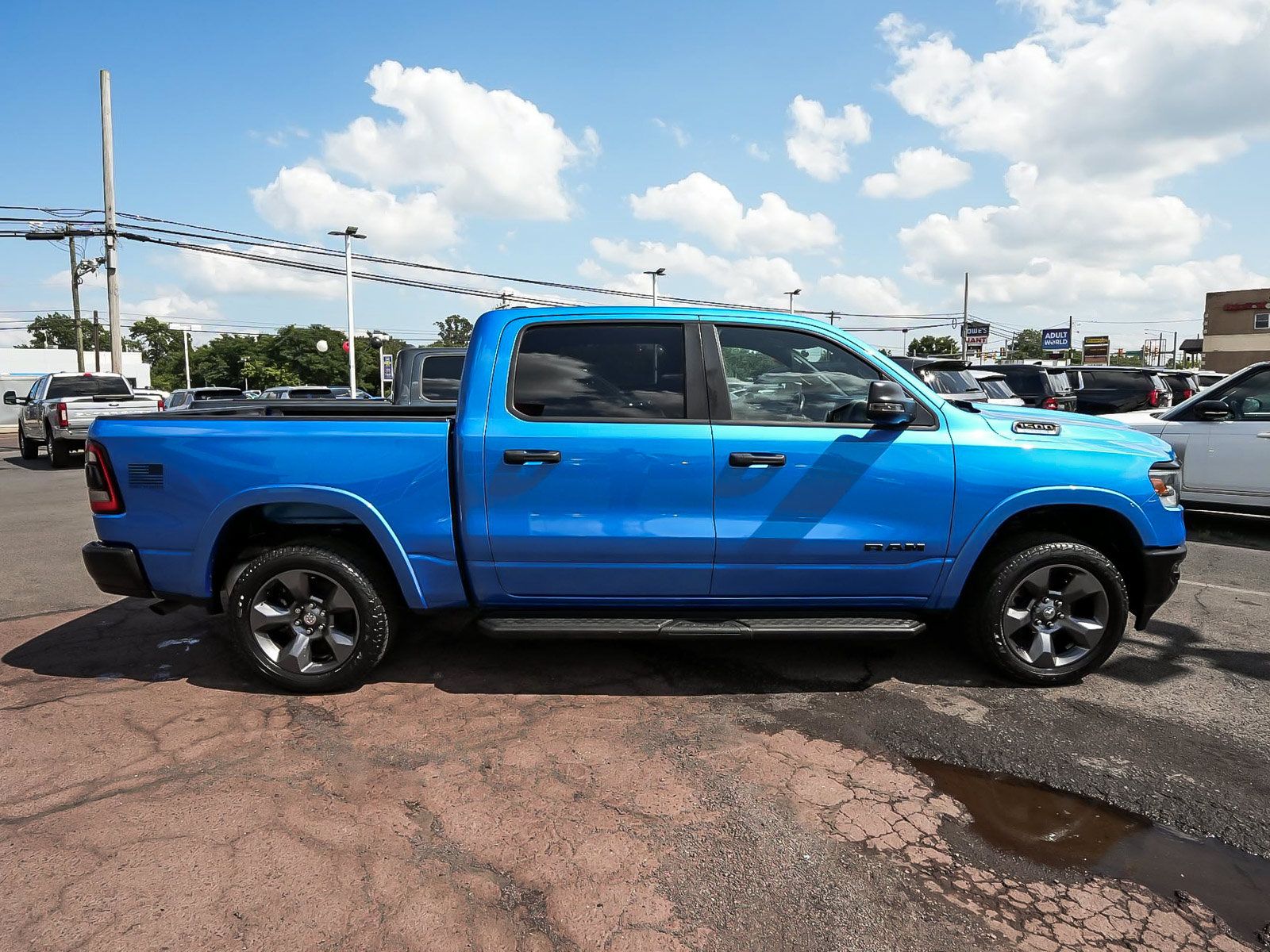 Used 2023 RAM 1500 Big Horn AWD/4WD image 7