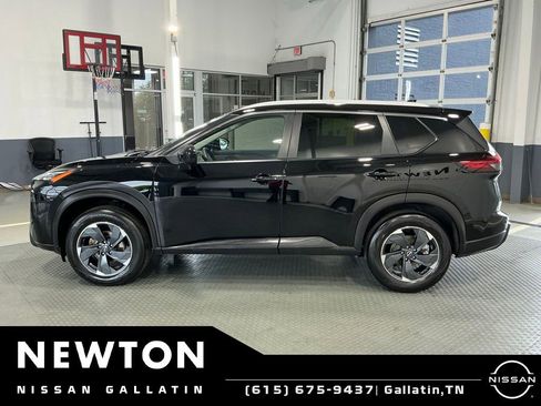 Used 2024 Nissan Rogue SV w/ SV Premium Package AWD/4WD image 21