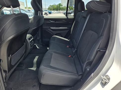 Used 2025 Jeep Grand Cherokee Laredo X w/ Luxury Tech Group I RWD image 6