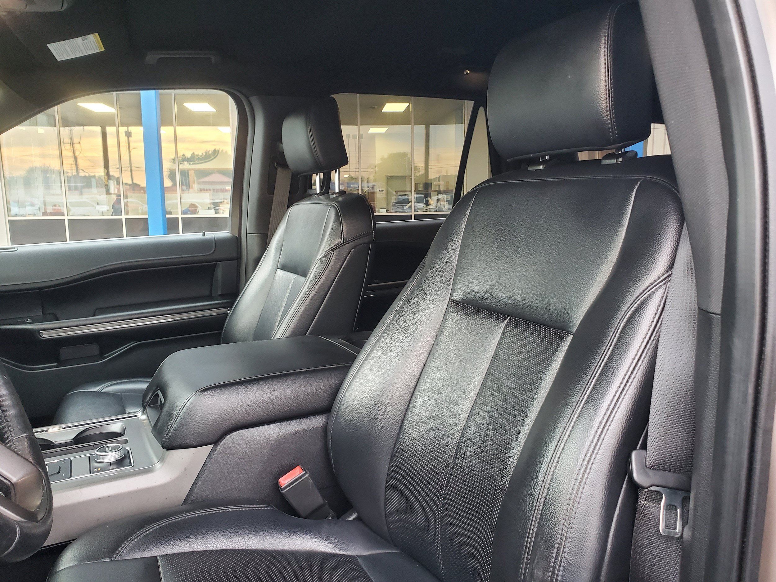 Used 2019 Ford Expedition XLT w/ Equipment Group 201A AWD/4WD image 12