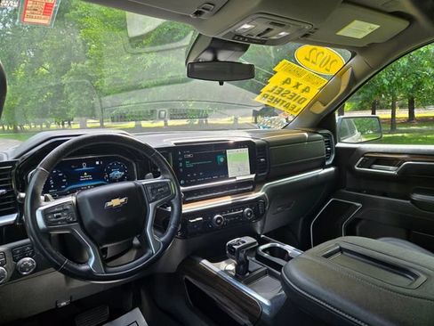 Used 2022 Chevrolet Silverado 1500 LT w/ Safety Package AWD/4WD image 13