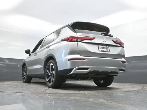 Used 2024 Mitsubishi Outlander 4WD Plug-In Hybrid image 57