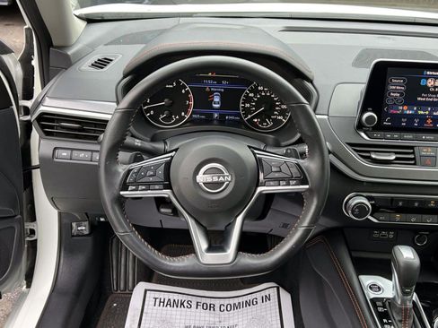 Used 2023 Nissan Altima 2.5 SR FWD image 14