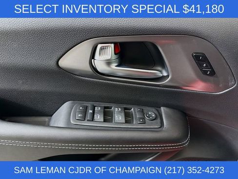 New 2026 Chrysler Pacifica Select w/ S Appearance Package image 17