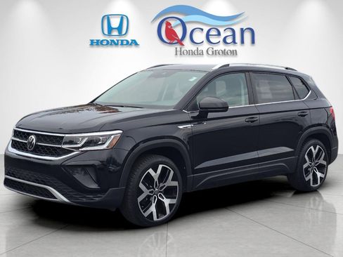 Used 2022 Volkswagen Taos SEL image 1