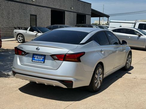 Used 2022 Nissan Altima 2.5 S FWD image 6