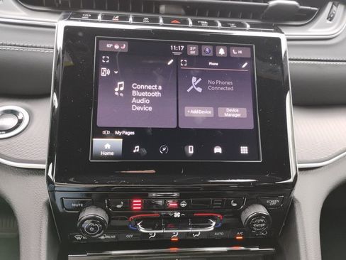 New 2025 Jeep Grand Cherokee L Laredo w/ Luxury Tech Group I AWD/4WD image 28