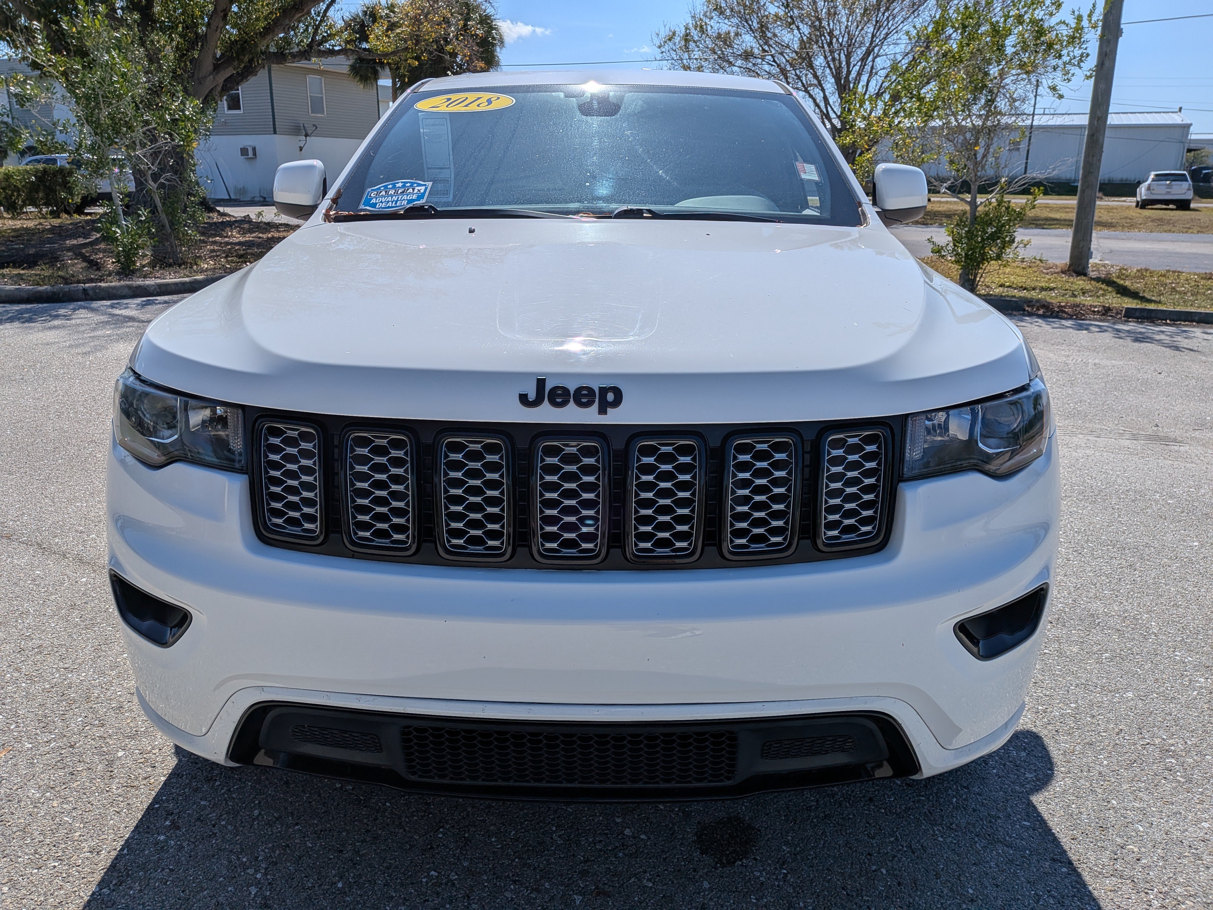 Used 2018 Jeep Grand Cherokee Altitude RWD image 9