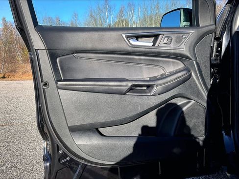 Used 2023 Ford Edge Titanium image 21