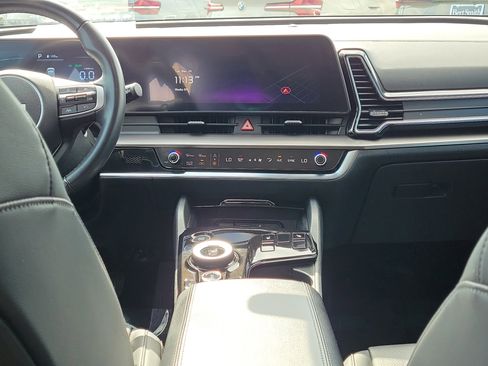 Used 2024 Kia Sportage EX w/ EX Premium Package image 17