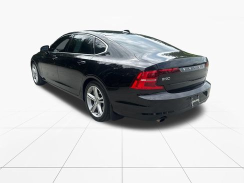 Used 2018 Volvo S90 T5 Momentum w/ Convenience Package FWD image 6
