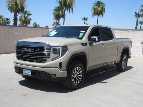 Used 2022 GMC Sierra 1500 AT4 w/ Sierra Safety Plus Package AWD/4WD image 1