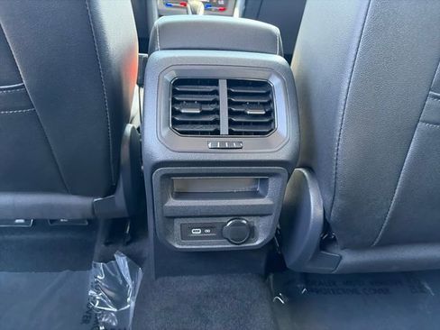 Used 2023 Volkswagen Tiguan SE FWD image 25