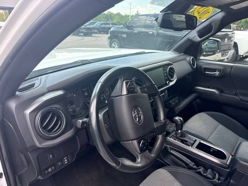 Used 2023 Toyota Tacoma TRD Off-Road RWD image 9