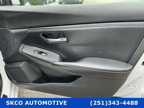 Used 2021 Nissan Sentra SV FWD image 13