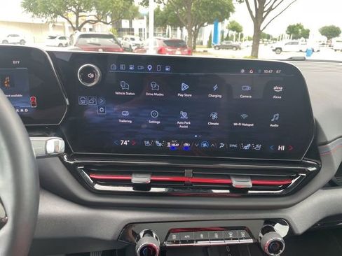 Used 2025 Chevrolet Silverado EV RST AWD/4WD image 13