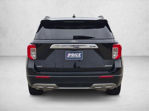 Used 2021 Ford Explorer XLT w/ Equipment Group 202A AWD/4WD image 5