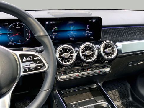 Certified 2021 Mercedes-Benz GLB 250 4MATIC image 7