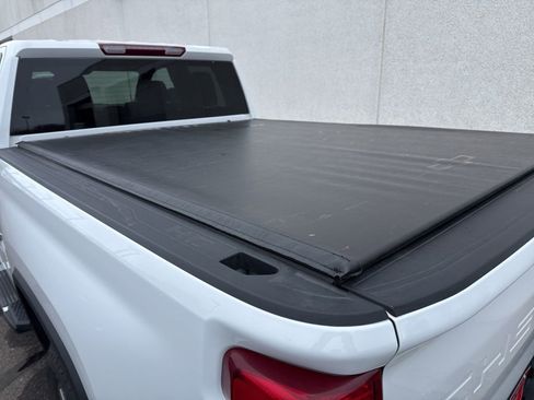 Used 2024 Chevrolet Silverado 2500 Custom w/ Custom Value Package image 5