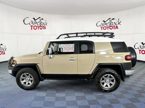 Used 2014 Toyota FJ Cruiser 4WD w/ Upgrade Package image 4