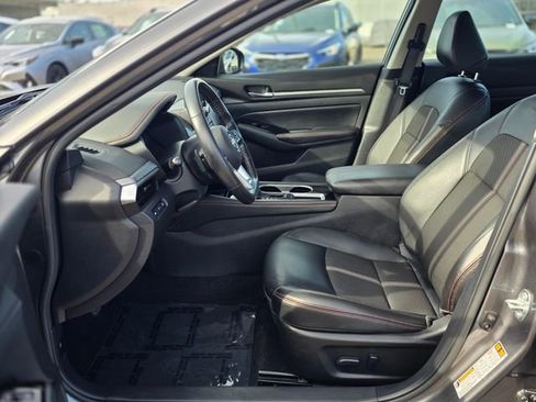 Used 2024 Nissan Altima 2.5 SR image 12