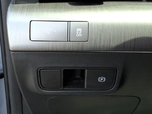 Used 2024 Hyundai Kona SEL FWD image 18