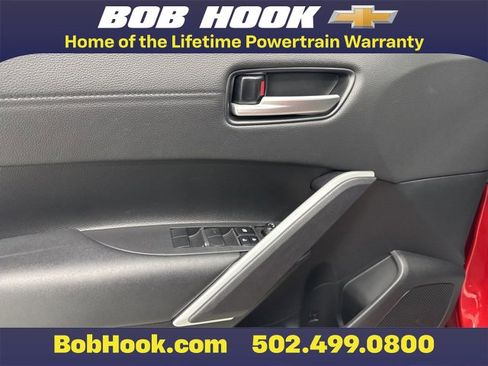 Used 2024 Toyota Corolla Cross XLE image 9